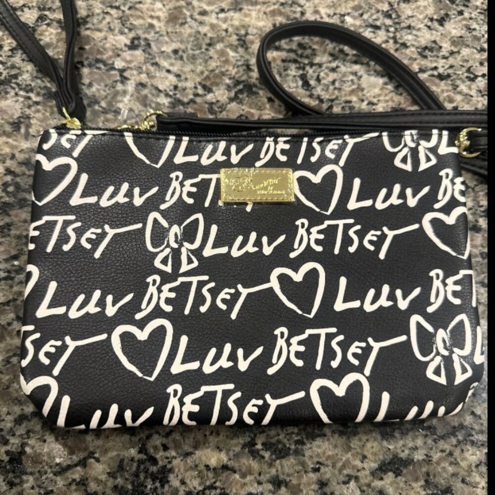 Betsey Johnson small bag white bow and heart scripture crossbody wristlet NWOT